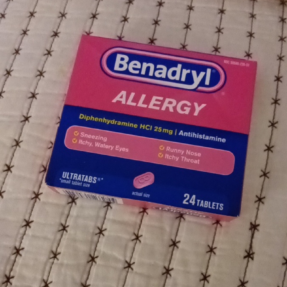 Benadryl Allergy 24-Count Pink & Blue Box Lot Of Two